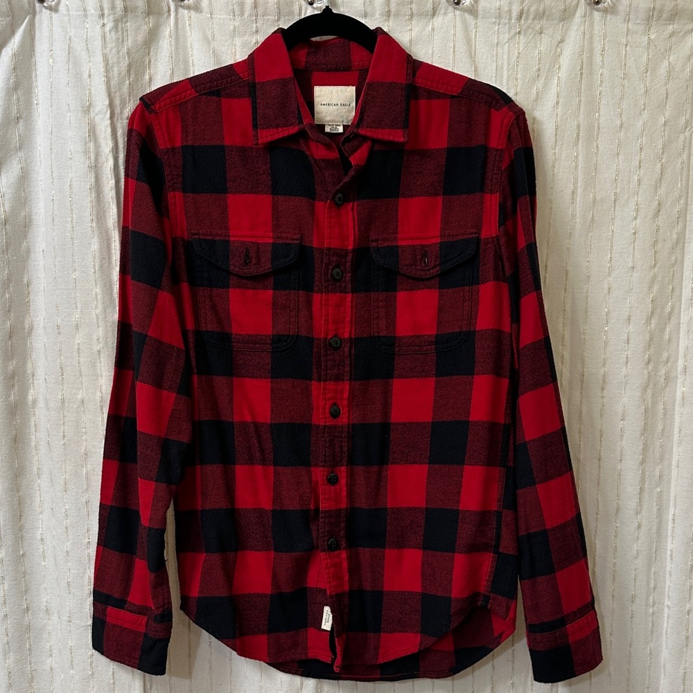 American Eagle Outfitters Red and Black Checkered Men's Shirt